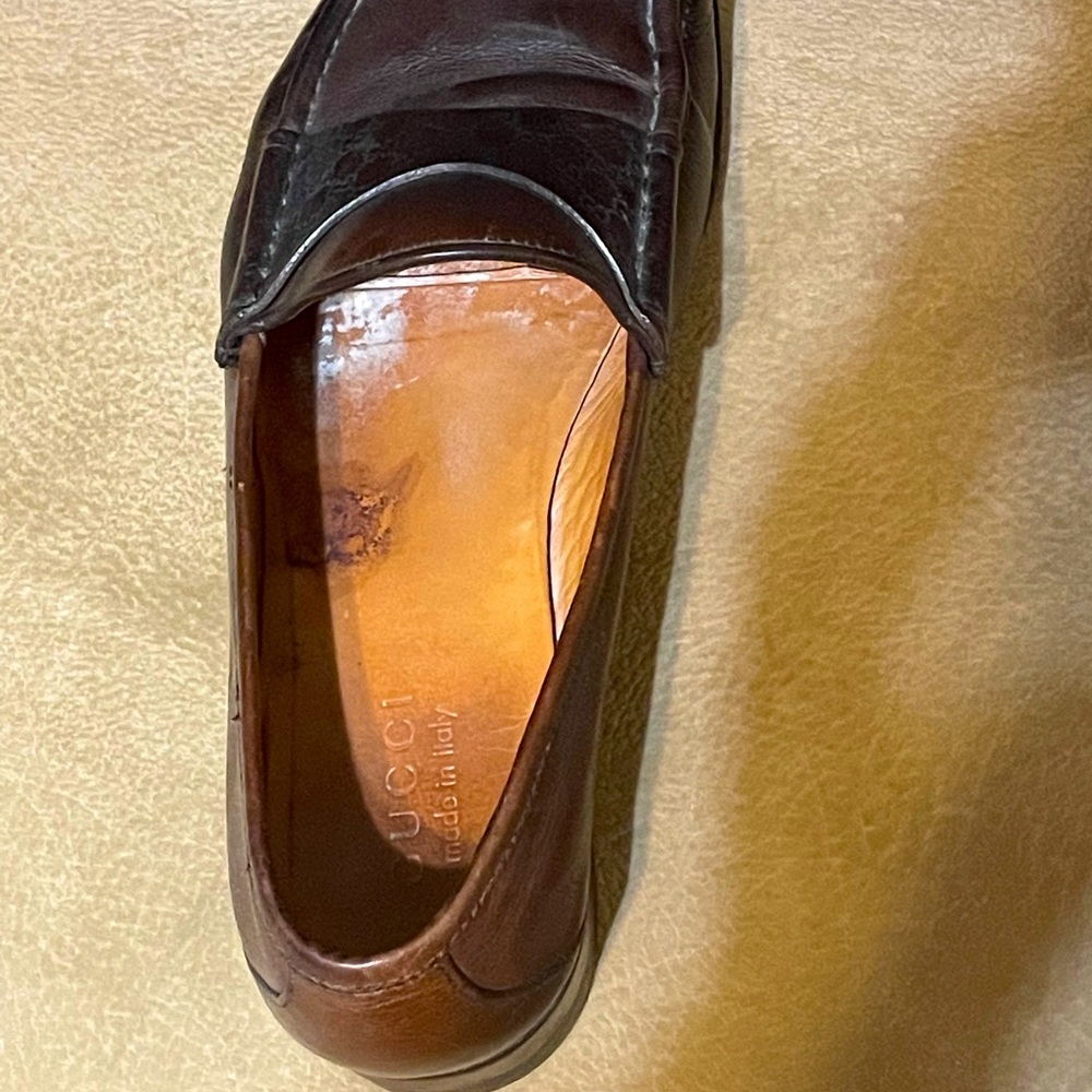 ORIGINAL GUCCI LOAFERS SIZE 10.5/11 VERY GOOD CONDITION. ORIGINAL PRICE $720